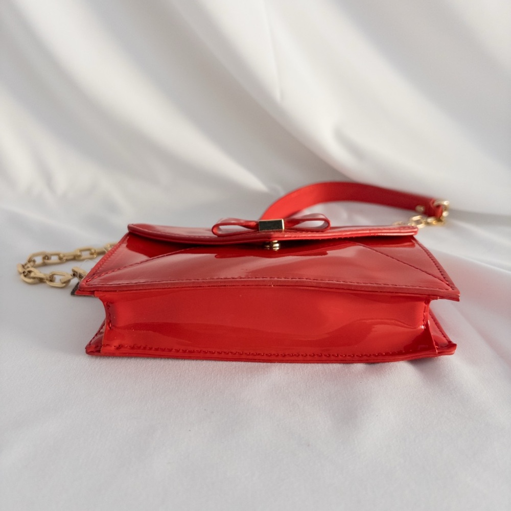 Tory Burch Lobster Patent Bow Envelope Crossbody Red Gold Chain - Picture 8 of 8